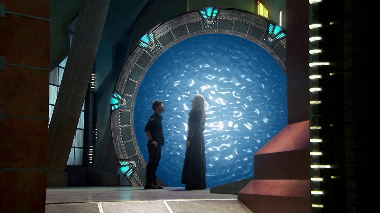 В шоу обсуждается эпизод Stargate Atlantis s05e17 "Infection"! 